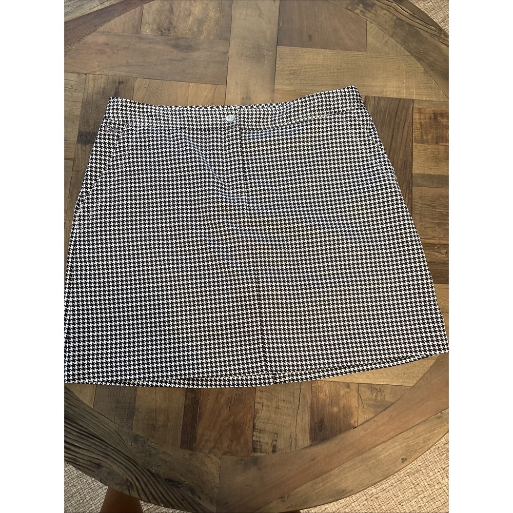 IZOD  Women's Size 6 Black White Houndstooth Stretch Golf Skort Skirt
